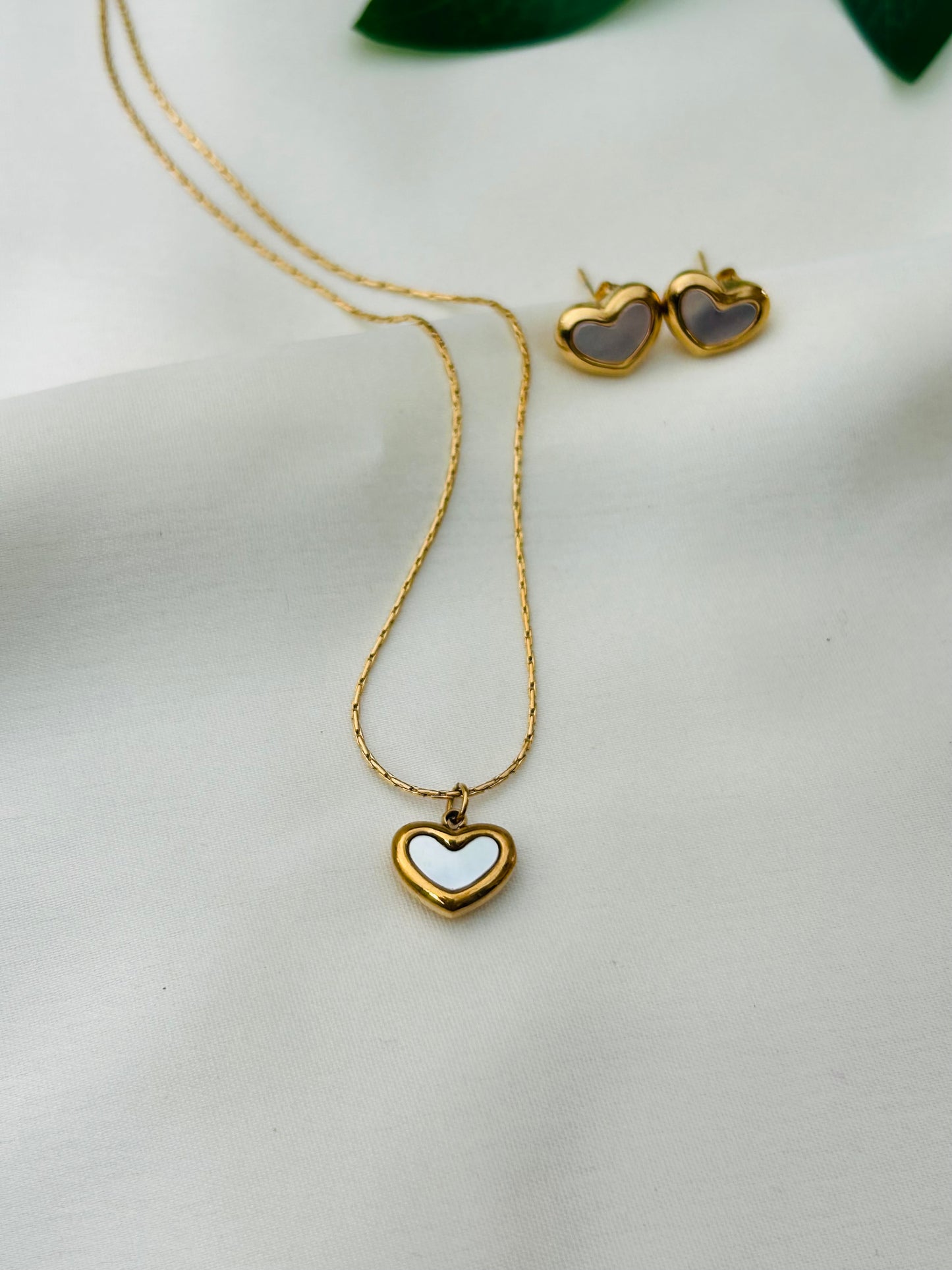 Golden Whisper Set